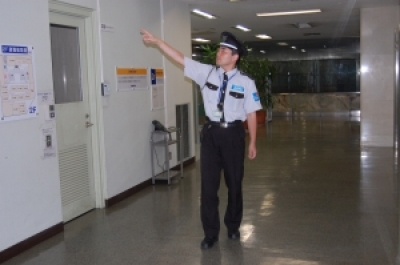 東京駅近郊のタワービルの警備スタッフの求人画像