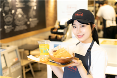 bb.q OLIVE CHICKEN cafe　JR天満駅前店（オリーブチキンカ…の求人画像