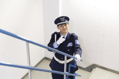 虎ノ門の複合施設の警備スタッフの求人画像