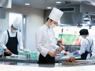 株式会社メフォス　わらべや日洋食品株式会社吉川工場　010254の求人画像